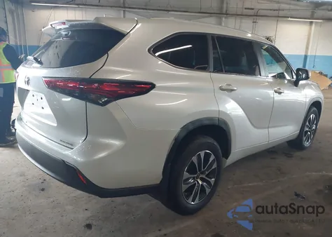 2023 Toyota Highlander Xle z USA, uszkodzony, nr VIN 5TDKDRBH9PS039746